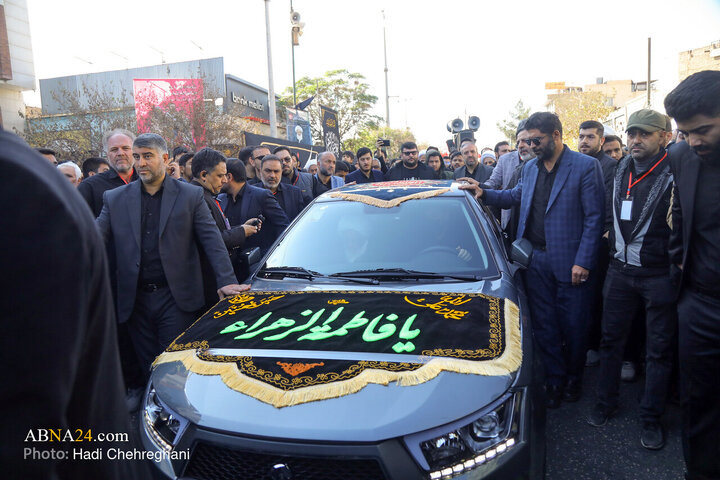 ဟဇရသ် အာယာသွလ္လာဟ် အလ်အွဇ်မာ ဝဟီးဒ် ခိုရာစာနီ  ကိုယ်တိုင်ပါဝင်သည့် သခင်မကြီး ဖွာတွေမဟ် ဇဲဟ်ရာ(စ.အ) ရှဟာဒသ် အလံ လှည့် (၁)  ။ ။ Photos