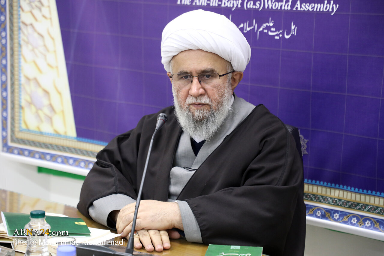 “Ayetullah Remezanî: Pêşandina erênî ya Şî’etê ji cîhanê re pêwîstiyek e.”