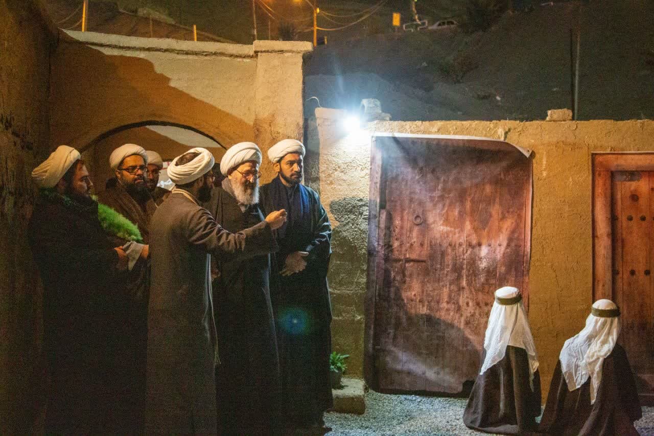 پنجمین سوگواره تجسّمی چادرِخاکی در قم به ایستگاه آخر رسید