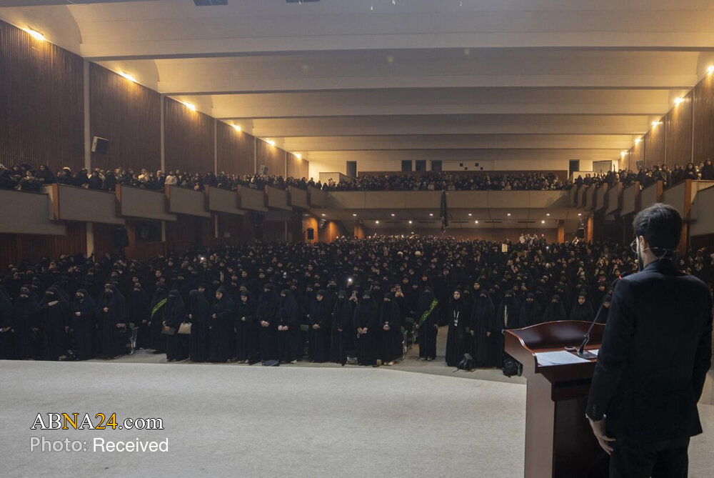 تصاویر | تجلیل حرم حضرت عباس(ع) از ۱۵۰۰ دانشجوی دختر مزین به چادر فاطمی