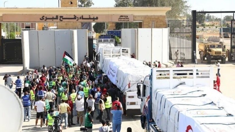 দখলদার ইসরায়েল গাজায় মানবিক সহায়তা প্রবেশে বাধা দিচ্ছে ।