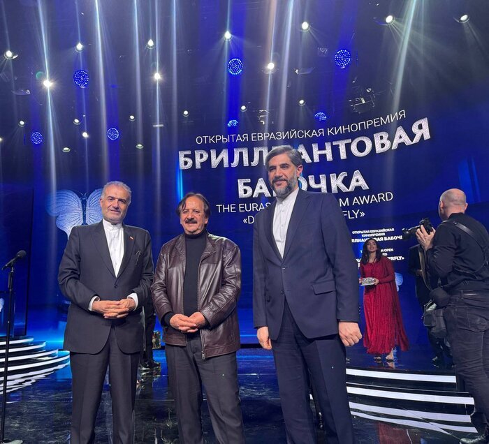 اهدای «پروانه برلیان» به کارگردان برجسته ایرانی/ مجید مجیدی جایزه ویژه جشنواره اوراسیا را دریافت کرد