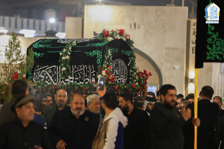 Informe fotográfico | Kadhimiya Holy Shrine acoge funeral simbólico de la Excelencia Fátima al-Zahra (la paz sea con ella)