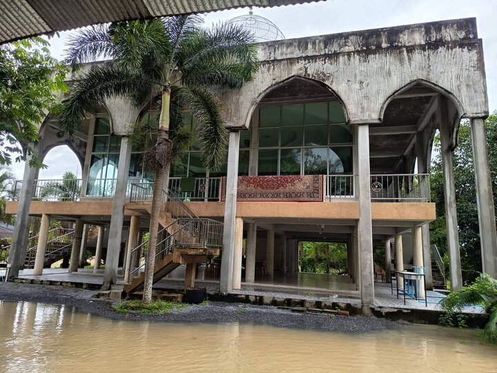 ထိုင်းနိုင်ငံ တောင်ပိုင်း ဆတွန်း ခရိုင်ရှိ  အေမာမ် ရေဇာ (အ.စ) မတ်စ်ဂျစ်ဒ် ၏ အခြေအနေ  ။ ။ Photos