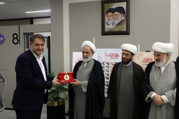 Foto Reportaj | Dinlər və Məzhəblər Universitetinin rəhbərinin ABNA Xəbər Agentliyinə səfəri