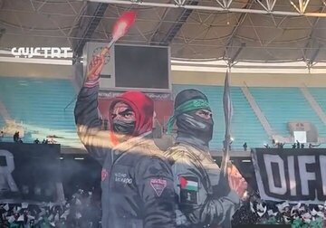 ဘောလုံးပွဲတစ်ပွဲ တွင် ပါလက်စတိုင်း ခုခံမှု အတွက် ထောက်ခံမှု ။ ။ video