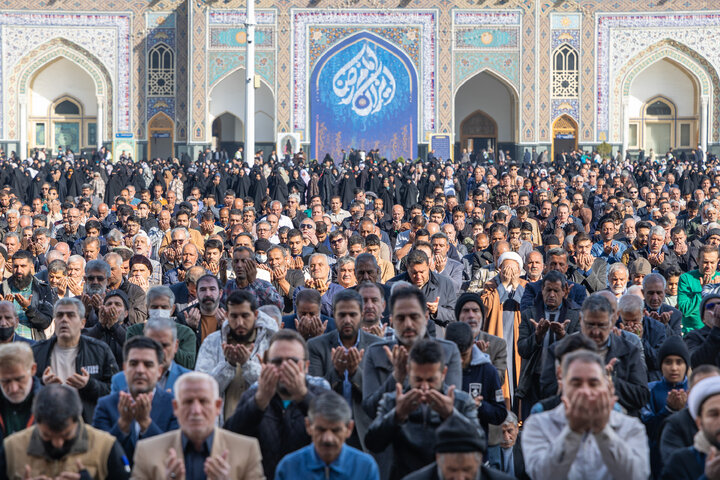 Photos: Praying for rain in Imam Reza holy shrine