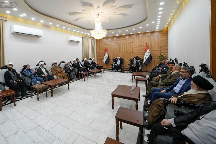 تقرير مصور/ العتبة العلوية المقدسة تستضيف وفود مؤتمر للعلامة النائيني الثاني