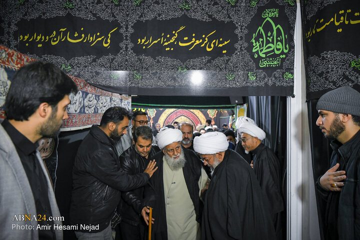 همزمان با سالروز شهادت حضرت فاطمه زهرا(س)، آیت‌الله کریمی جهرمی (۳ آذر ۱۴۰۴) همراه جمعی از عزاداران اصفهانی در مسیر بیت مرحوم آیت‌الله تجویدی تا مسجد مرحوم آیت‌الله امامی در خیابان عبدالرزاق به سوگواری و عزاداری پرداختند.