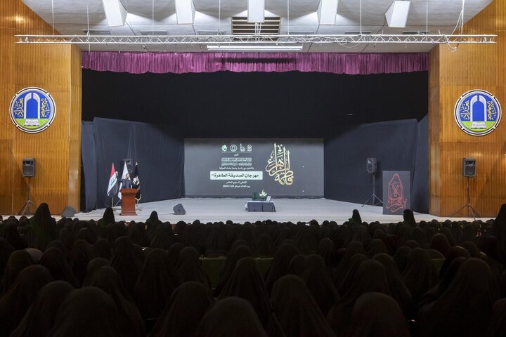 تقرير مصور/ العتبة العباسية المقدسة تكرّم 1500 طالبة ترتدي العباءة الفاطمية