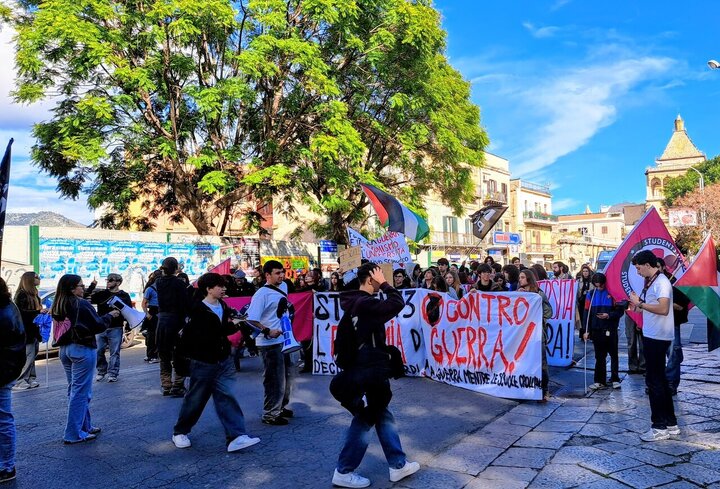 Informe fotográfico | Las protestas pro-Palestina paralizan Italia y alteran vuelos y servicios ferroviarios
