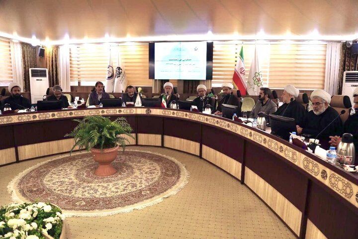 تقرير مصور/ إقامة ندوة تعريفية استعدادًا لمؤتمره العلمي حول أثر التراث البَصْري في الفكر الإنساني بمدينة مشهد