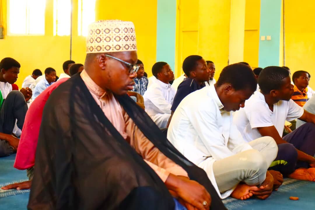 Swala ya Ijumaa katika Shule ya Al-Hadi(as) Nchini Malawi | Msisitizo wa Fadhila za Uwanachuoni na Umaarufu wa Elimu na Maarifa +Picha