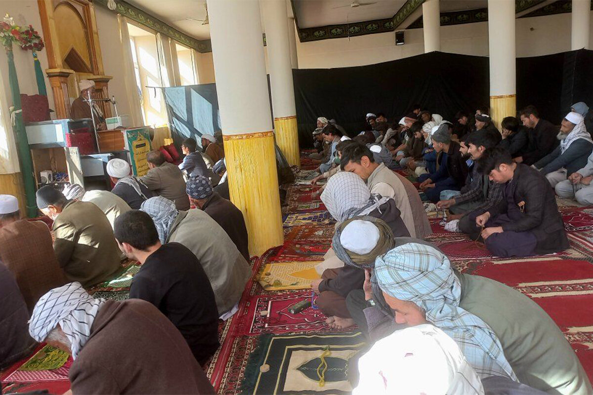 بررسی »صفات مؤمن« در نماز جمعه شیعیان استان غزنی افغانستان