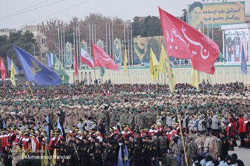Reportaja wêneyî" an | Manewereke mezin a hêzên çekdar yên Basijê li Tehranê