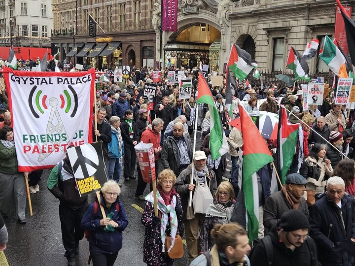 صدها نفر در لندن علیه نسل‌کشی اسرائیل در فلسطین تظاهرات کردند