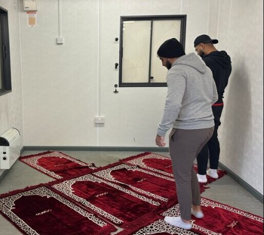 افتتاح یک نمازخانه در ورزشگاه خانگی منچستر، اولدترافورد + عکس