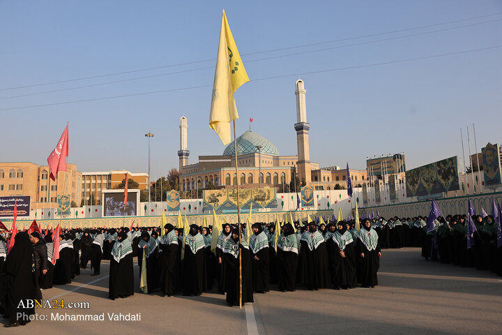 Reportaja wêneyî" an | Manewereke mezin a hêzên çekdar yên Basijê li Tehranê