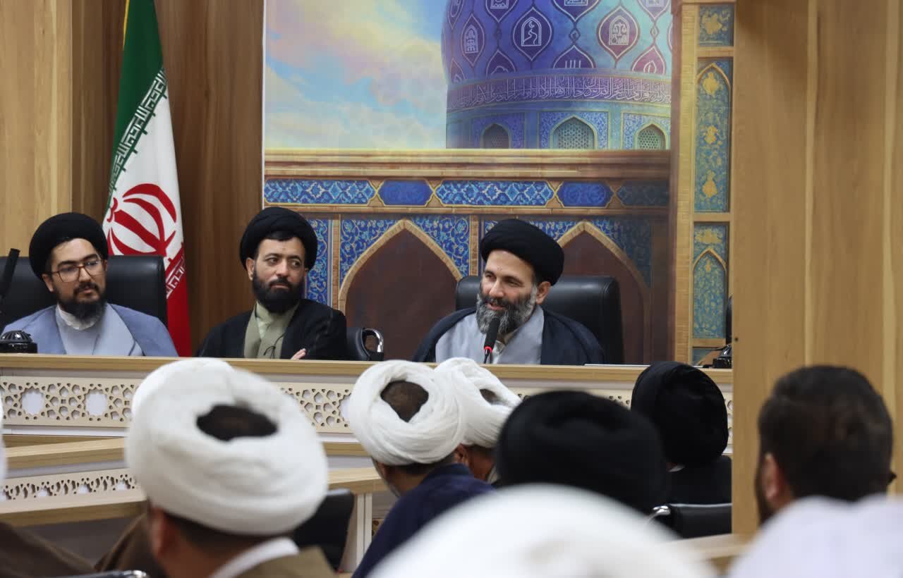 آغاز نخستین دوره توانمندسازی ائمه جمعه و امامان محله استان قزوین در قالب طرح محراب + تصاویر