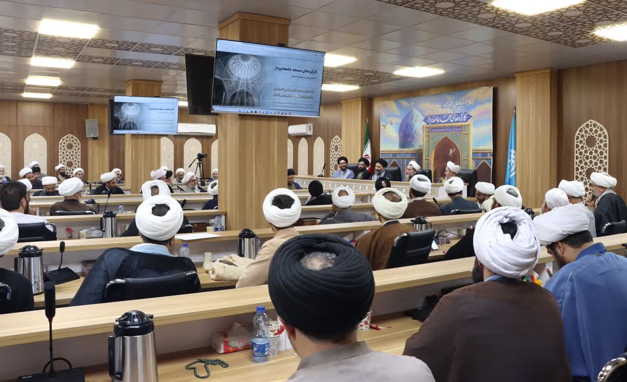 آغاز نخستین دوره توانمندسازی ائمه جمعه و امامان محله استان قزوین در قالب طرح محراب + تصاویر