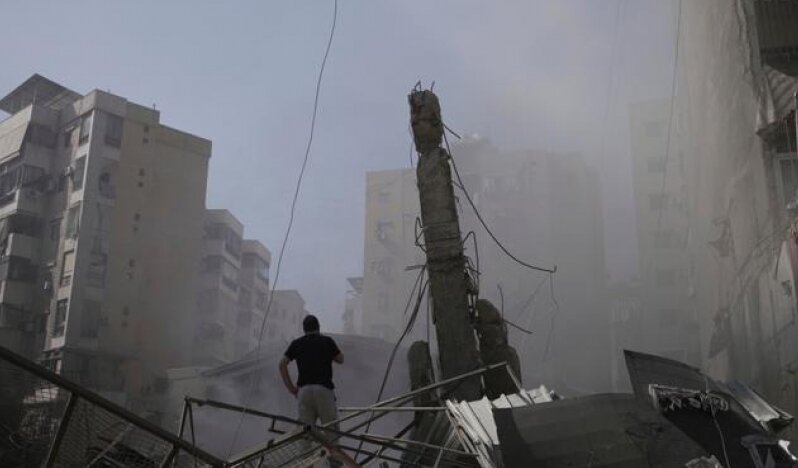 İran, Bölgesel Direniş Güçlerini Yeniden Silahlandırıyor