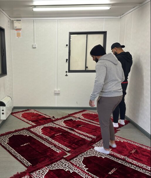 افتتاح یک نمازخانه در ورزشگاه خانگی منچستر، الدترافورد + عکس