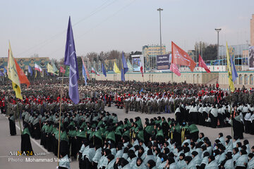 တီဟီရန် တွင် ဗစီးဂျ်ဂျီများ ၏ စစ်ရေးပြအခမ်းအနား ။ ။ Photos