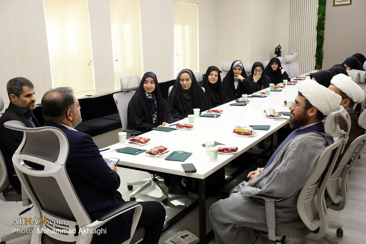 بازدید فعالان نشریات دانشجویی دانشگاه قم از خبرگزاری بین‌المللی ابنا