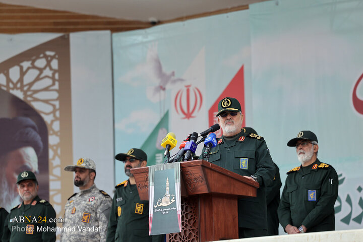 တီဟီရန် တွင် ဗစီးဂျ်ဂျီများ ၏ စစ်ရေးပြအခမ်းအနား ။ ။ Photos