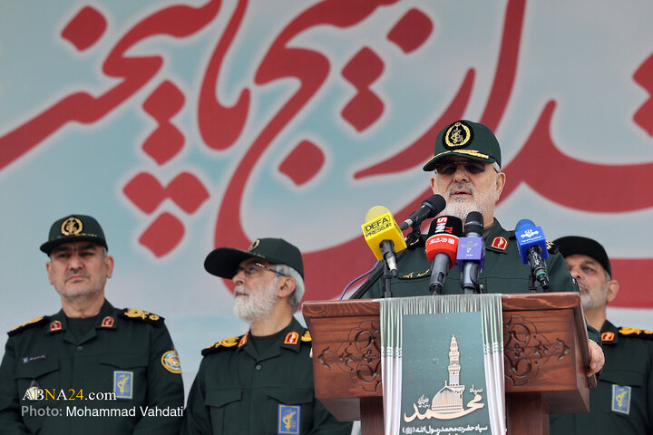 တီဟီရန် တွင် ဗစီးဂျ်ဂျီများ ၏ စစ်ရေးပြအခမ်းအနား ။ ။ Photos