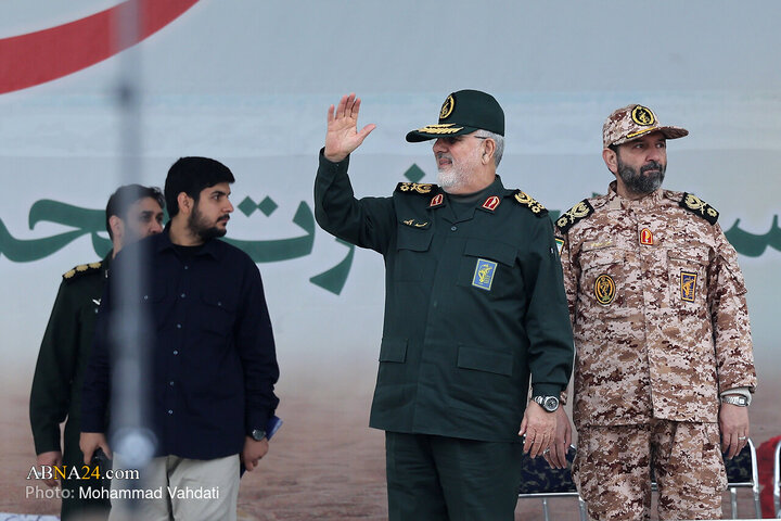 တီဟီရန် တွင် ဗစီးဂျ်ဂျီများ ၏ စစ်ရေးပြအခမ်းအနား ။ ။ Photos