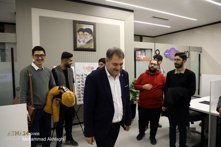 بازدید فعالان نشریات دانشجویی دانشگاه قم از خبرگزاری بین‌المللی ابنا