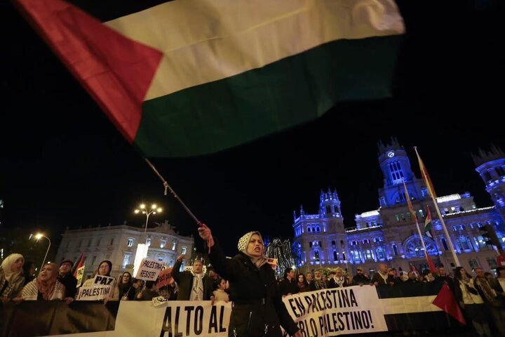 Informe fotográfico |Manifestación en Madrid condena el plan colonial de Trump y Netanyahu contra Gaza