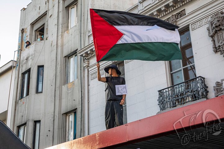 Informe fotográfico |Día Internacional de Solidaridad con Palestina en Santiago de Chile: policía reprime a manifestantes pacíficos
