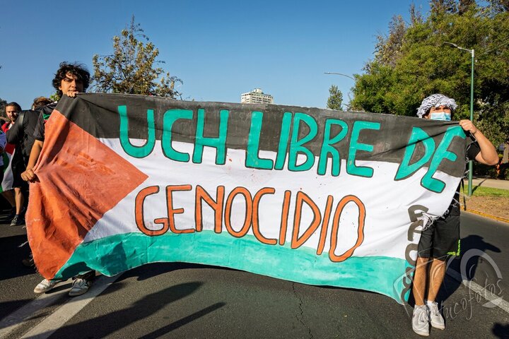 Informe fotográfico |Día Internacional de Solidaridad con Palestina en Santiago de Chile: policía reprime a manifestantes pacíficos