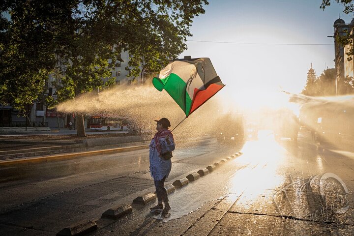 Informe fotográfico |Día Internacional de Solidaridad con Palestina en Santiago de Chile: policía reprime a manifestantes pacíficos