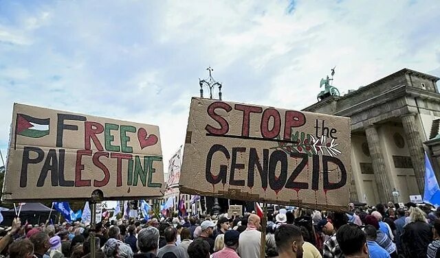 Hundreds rally in Manhattan for Palestinian solidarity on International Day