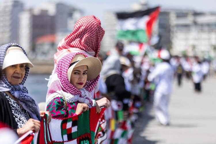South African Activists Create Human Chain for Palestine