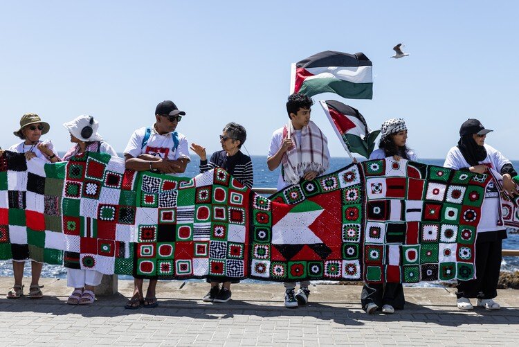 South African Activists Create Human Chain for Palestine