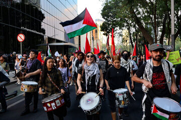 تصویری رپورٹ || میکسیکو سٹی میں فلسطین یکجہتی ریلی: ہزاروں افراد نے ٹرمپ-نتانیاہو کے "امن منصوبے" کی مخالفت کی