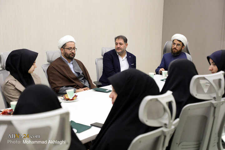 Photos: Student journalists from Qom University visit ABNA International News Agency