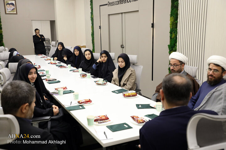 Photos: Student journalists from Qom University visit ABNA International News Agency