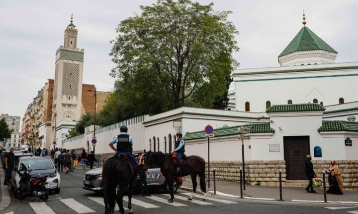 Lêpirsîna fermî li Fransayê piştî bêrêzkirina Quranê li Mizgefta El-Rehma