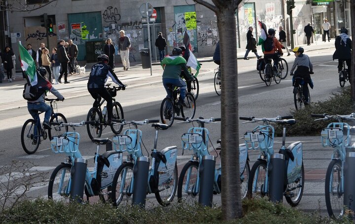 Informe fotográfico | Marcha del Día de la Solidaridad en la localidad de El Astillero, España, exigiendo el fin del genocidio en Palestina