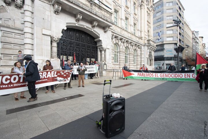 Informe fotográfico | Marcha del Día de la Solidaridad en la localidad de El Astillero, España, exigiendo el fin del genocidio en Palestina