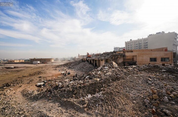 تقرير مصور/ إزالة عقارات ساحة السدير في مدينة النجف القديمة تمهيدًا لإنشاء مشروع خدمي متكامل