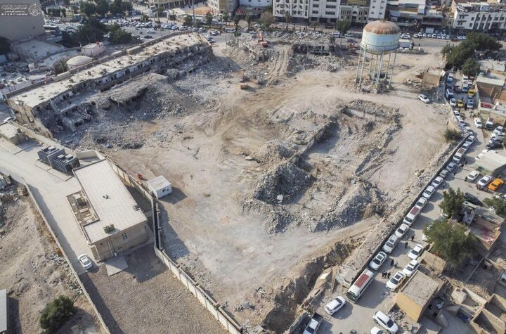 تقرير مصور/ إزالة عقارات ساحة السدير في مدينة النجف القديمة تمهيدًا لإنشاء مشروع خدمي متكامل