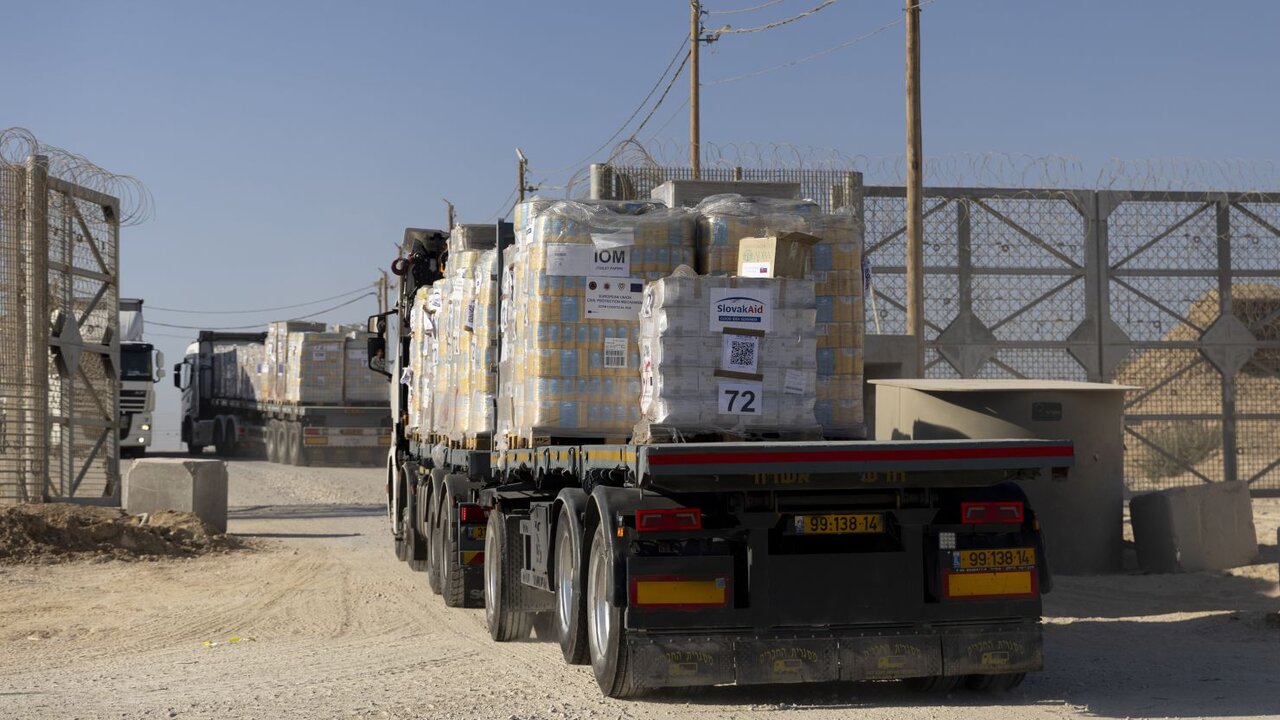 Israeli occupation seizes 6000 trucks carrying foodstuffs to Gaza: UNRWA