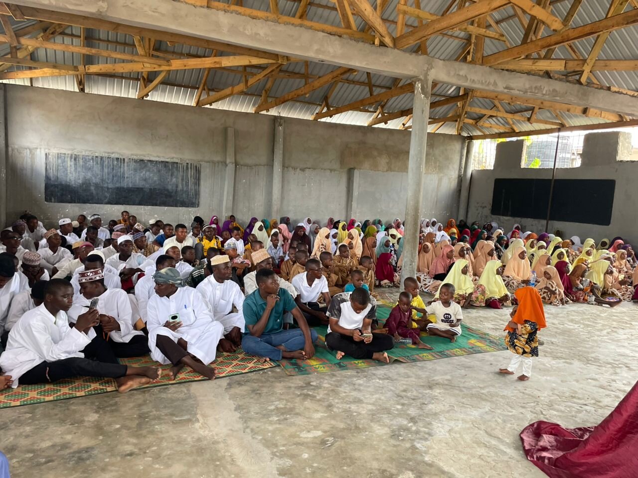 حوزه علمیه امام رضا(ع) تانزانیا، مراسم هفتمین فارغ‌التحصیلی دانش‌آموختگان خود را برگزار کرد