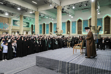 الإمام الخامنئي: الجمهورية الإسلامية أبطلت منطق الغرب الخاطئ بشأن المرأة